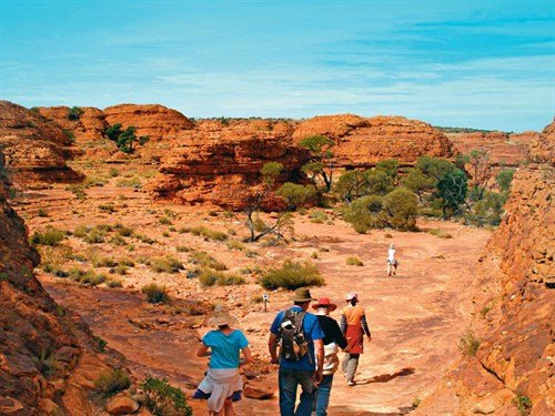 TRAVEL: KINGS CANYON - Camper Trailer Australia