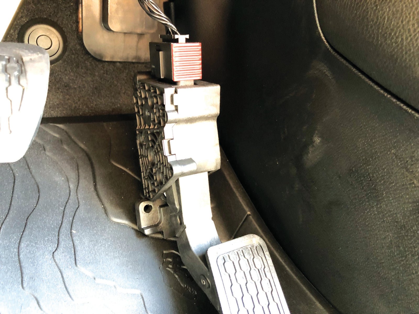 How to Install a Throttle Controller in your 4WD