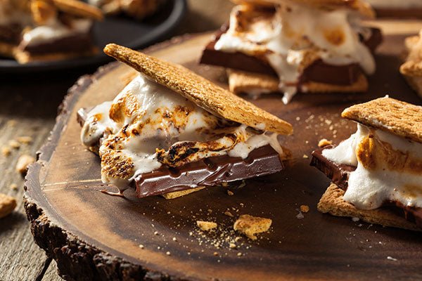 Camping recipes: S'mores - Camper Trailer Australia